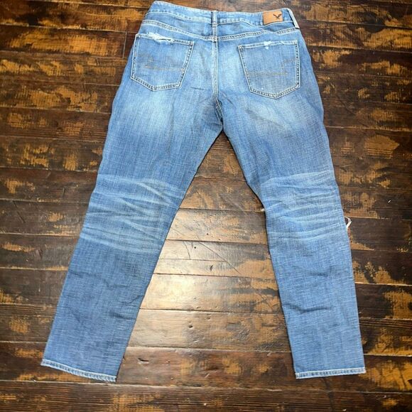 American Eagle destroyed 10 hi-rise Tomgirl normcore jeans - Picture 3 of 3